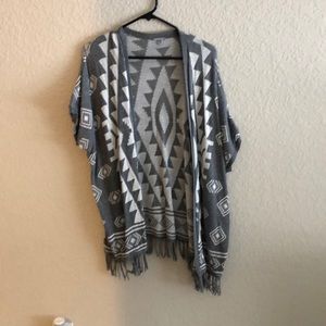 Short sleeve sweater